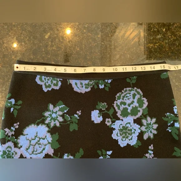 Floral knit classic pencil skirt in black blue green by AT - Picture 6 of 10
